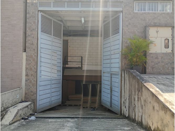 Bodega en arriendo en Viviendas Del Sur, Itagüí, 400 m² · foto 8 de 8