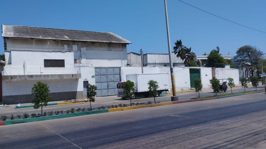 Bodega en venta en Abajo, Barranquilla, 3821 m² · foto 2 de 10