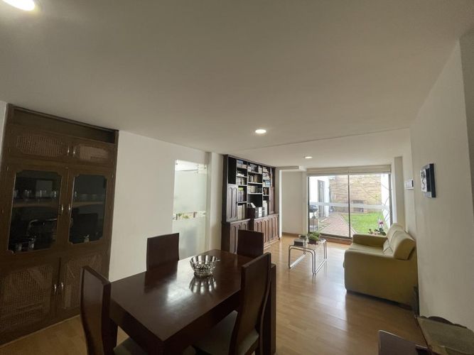 Casa de 3 alcobas en venta en Pontevedra, Bogotá, 182 m² · foto 3 de 17