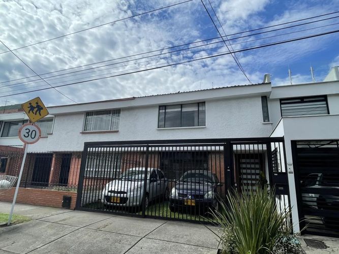 Casa de 3 alcobas en venta en Pontevedra, Bogotá, 182 m² · foto 17 de 17