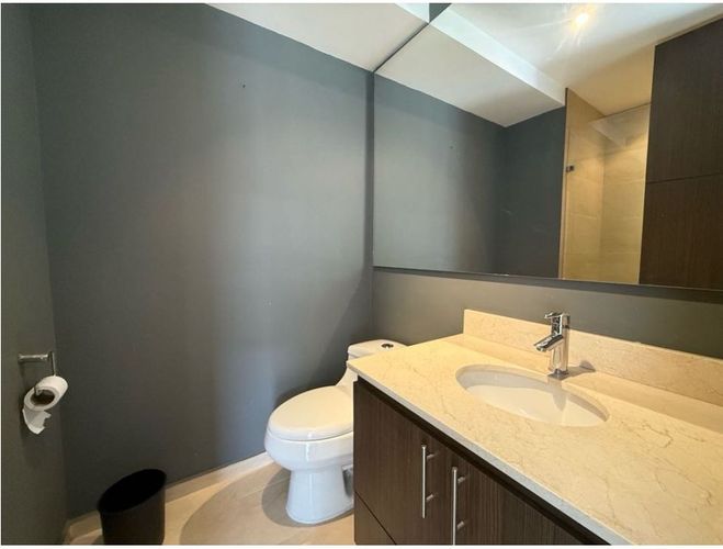 Apartamento de 2 alcobas en arriendo en Los Balsos, Medellín, 85 m² · foto 4 de 10
