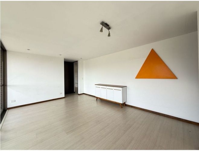 Apartamento de 2 alcobas en arriendo en Los Balsos, Medellín, 85 m² · foto 9 de 10