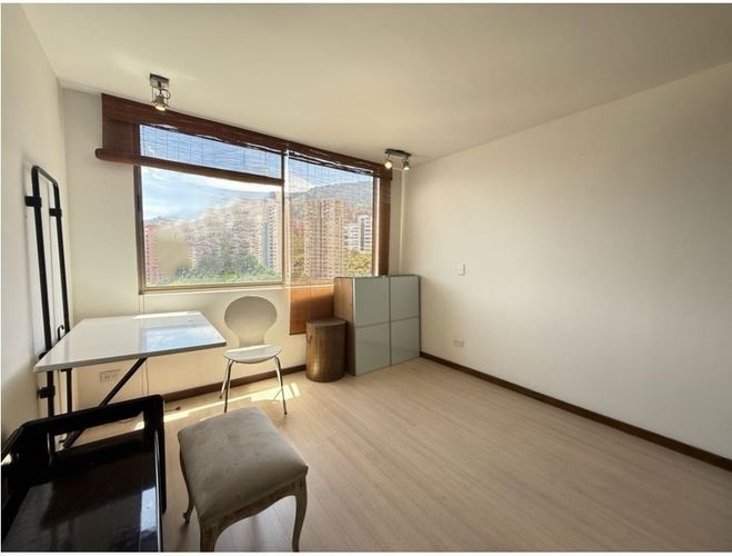 Apartamento de 2 alcobas en arriendo en Los Balsos, Medellín, 85 m² · foto 8 de 10