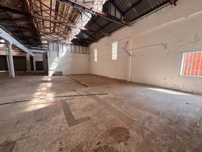Bodega en arriendo en Simon Bolivar, Itagüí, 2400 m² · foto 7 de 21