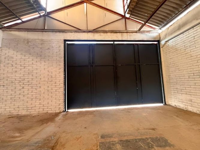Bodega en arriendo en Simon Bolivar, Itagüí, 2400 m² · foto 10 de 21