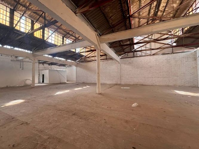 Bodega en arriendo en Simon Bolivar, Itagüí, 2400 m² · foto 11 de 21