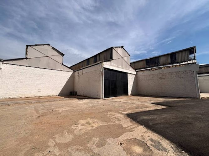 Bodega en arriendo en Simon Bolivar, Itagüí, 2400 m² · foto 16 de 21