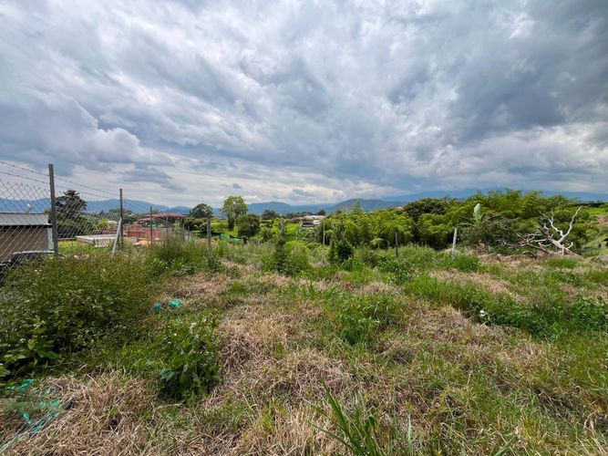 Lote en venta en Tribunas Corcega, Pereira, 2320 m² · foto 5 de 6
