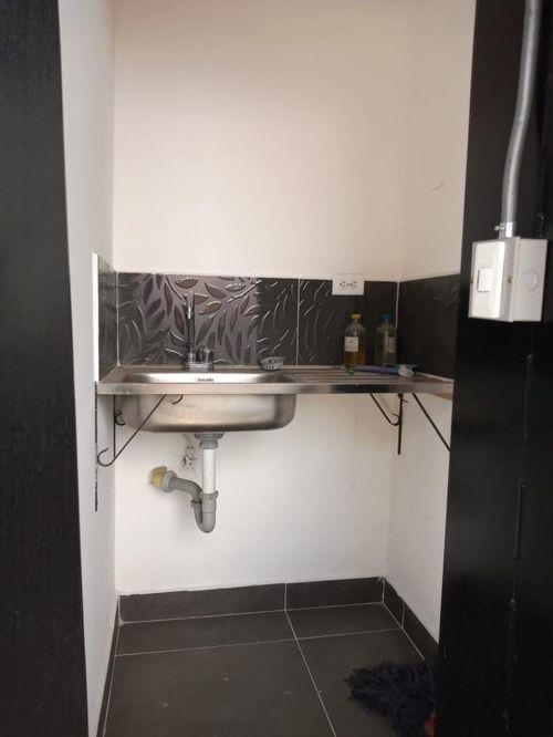 Bodega en venta en Guayaquil, Medellín, 200 m² · foto 7 de 8