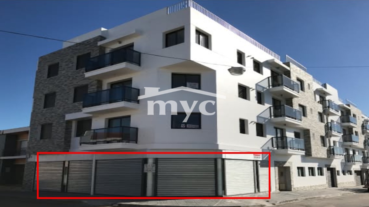 Alquiler de Local Comercial en Excelente Esquina – Pando