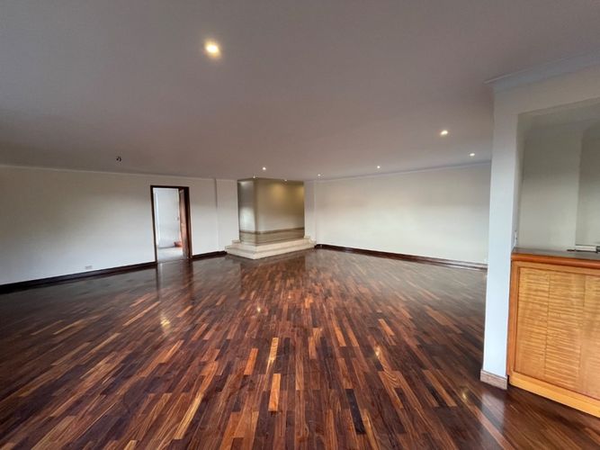 Apartamento de 3 alcobas en venta en El Tesoro, Medellín, 295 m² · foto 3 de 19