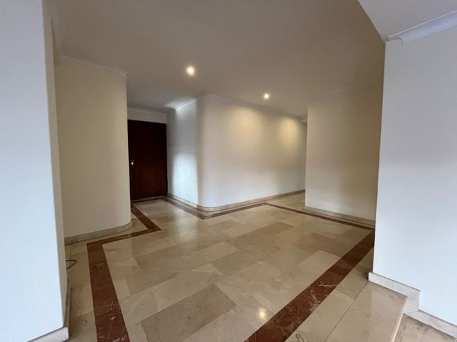 Apartamento de 3 alcobas en venta en El Tesoro, Medellín, 295 m² · foto 4 de 19