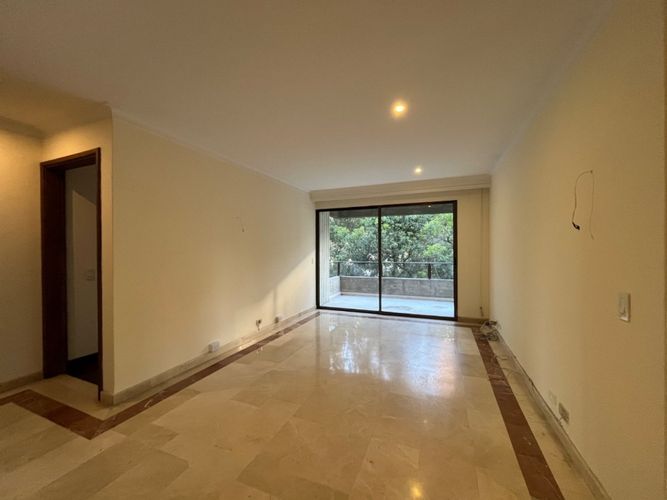 Apartamento de 3 alcobas en venta en El Tesoro, Medellín, 295 m² · foto 5 de 19