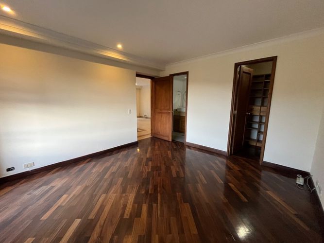 Apartamento de 3 alcobas en venta en El Tesoro, Medellín, 295 m² · foto 18 de 19