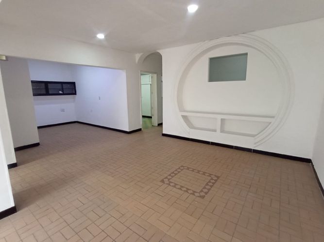 Bodega en arriendo en Casco Antiguo - Floridablanca, Floridablanca, 215 m² · foto 2 de 20