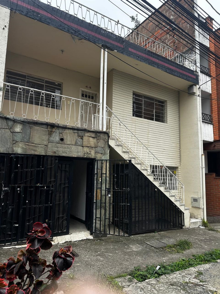 Casa Lote en Arriendo en La america, Medellín en La America