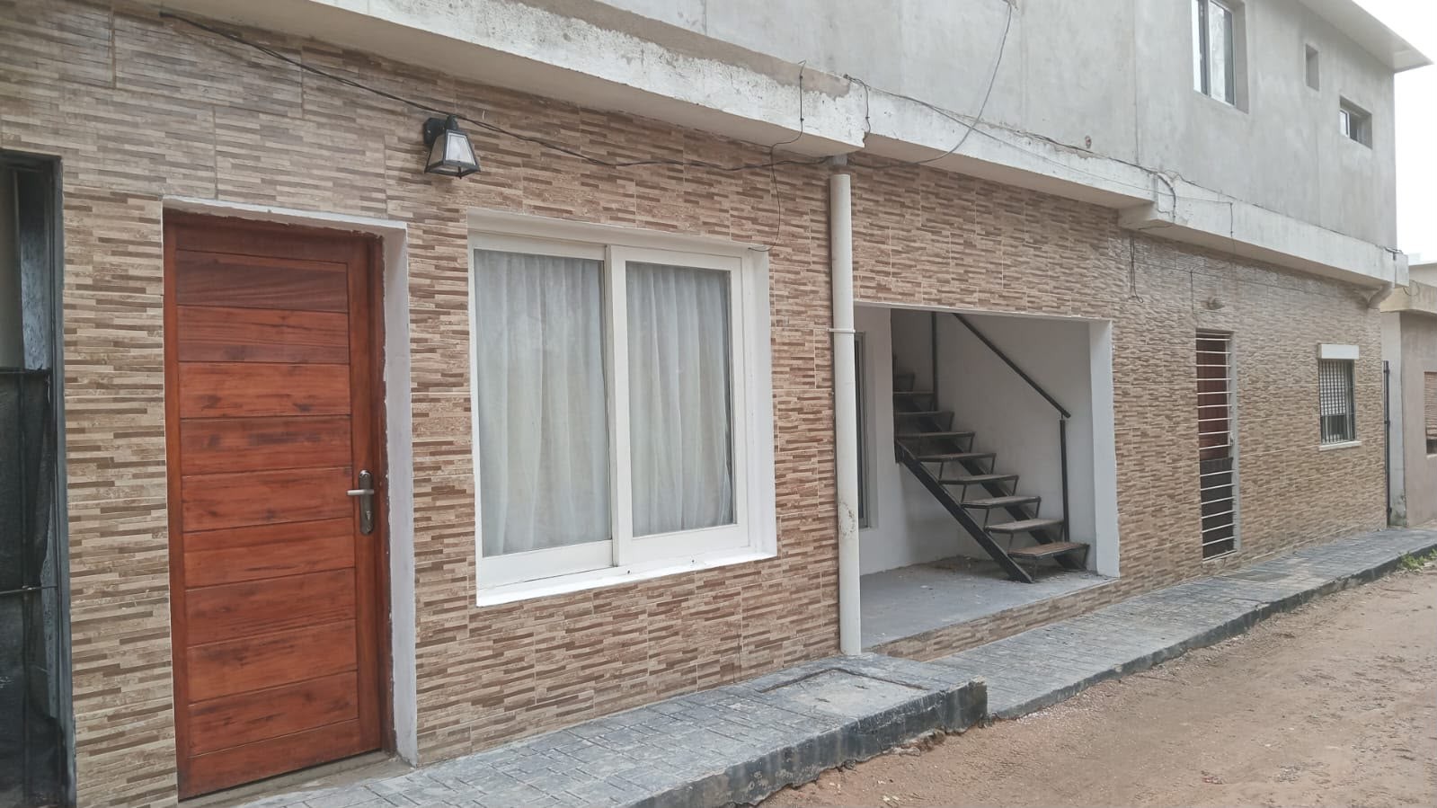 EXCLUSIVO APARTAMENTO DE 1 DORMITORIO EN ALQUILER EN MALDONADO: VIVE LA COMODIDAD Y EL ESTILO