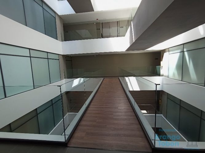 Oficina en arriendo en San Lucas, Medellín, 37 m² · foto 2 de 13