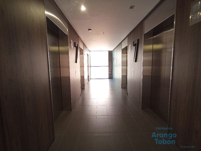 Oficina en arriendo en San Lucas, Medellín, 37 m² · foto 10 de 13