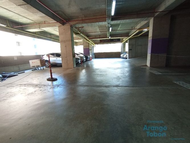 Oficina en arriendo en San Lucas, Medellín, 37 m² · foto 11 de 13