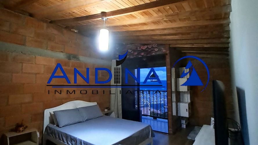 Casa de 4 alcobas en venta en San Felix, Bello, 420 m² · foto 3 de 15