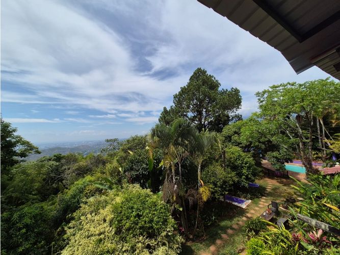 Casa de 6 alcobas en venta en La Reforma, Cali, 218 m² · foto 3 de 24