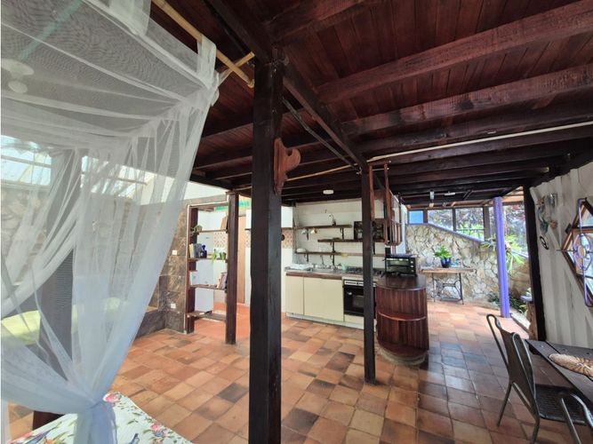 Casa de 6 alcobas en venta en La Reforma, Cali, 218 m² · foto 9 de 24