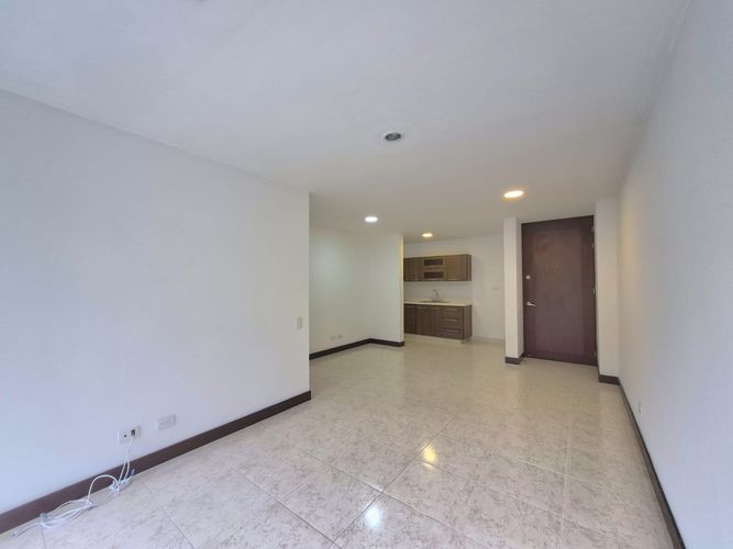 Apartamento de 3 alcobas en venta en La Inmaculada, Envigado, 75 m² · foto 3 de 14