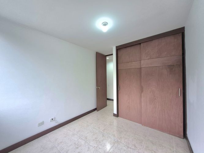 Apartamento de 3 alcobas en venta en La Inmaculada, Envigado, 75 m² · foto 7 de 14