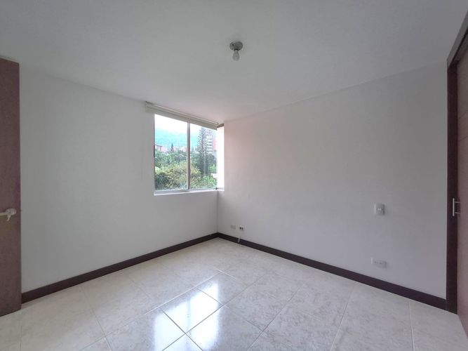 Apartamento de 3 alcobas en venta en La Inmaculada, Envigado, 75 m² · foto 11 de 14