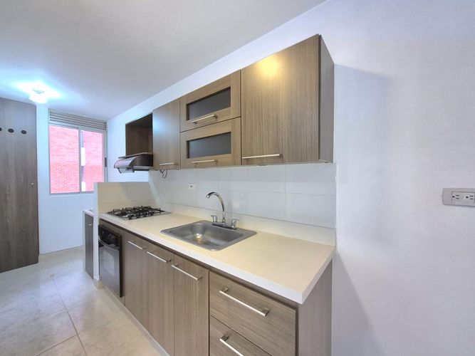 Apartamento de 3 alcobas en venta en La Inmaculada, Envigado, 75 m² · foto 5 de 14