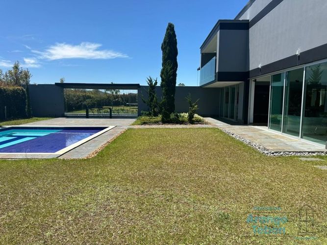 Casa de 4 alcobas en venta en El Retiro · foto 3 de 22