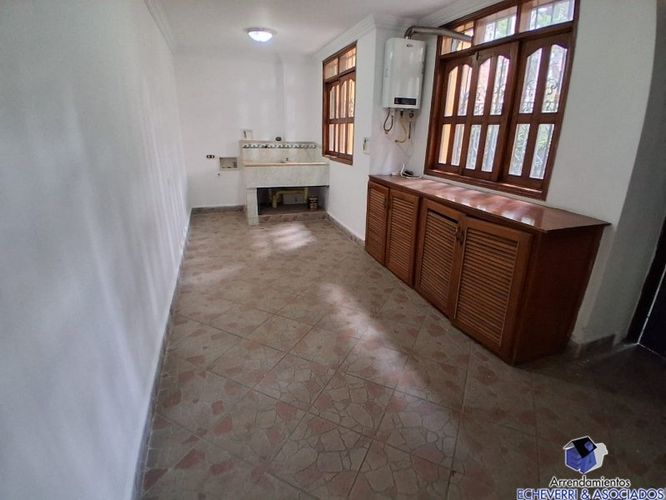 Casa de 4 alcobas en arriendo en Mayorca, Sabaneta, 210 m² · foto 2 de 17