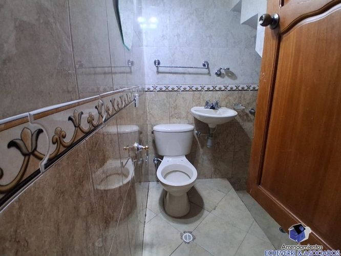 Casa de 4 alcobas en arriendo en Mayorca, Sabaneta, 210 m² · foto 3 de 17