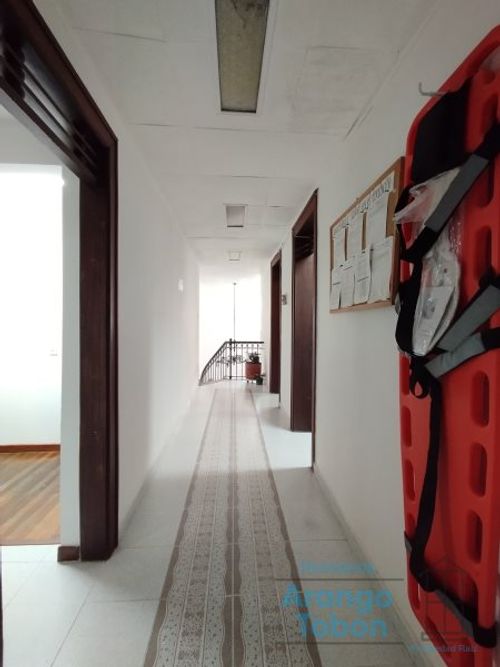 Local en arriendo en Laureles, Medellín, 165 m² · foto 2 de 21