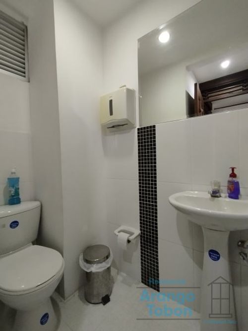 Local en arriendo en Laureles, Medellín, 165 m² · foto 9 de 21
