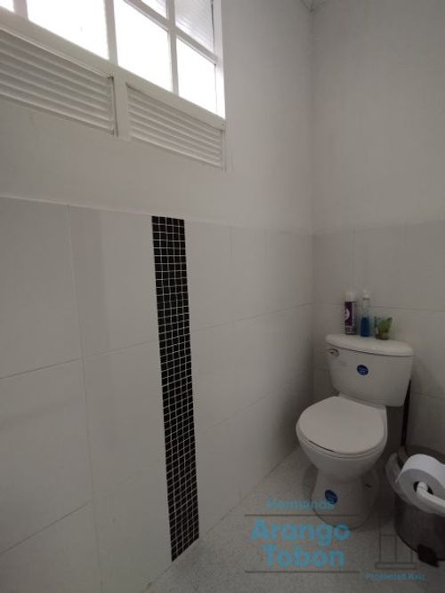 Local en arriendo en Laureles, Medellín, 165 m² · foto 12 de 21