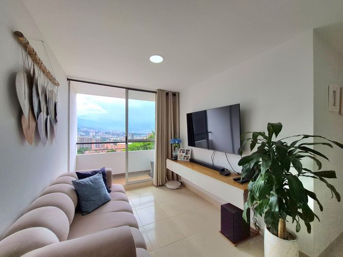 Apartamento de 3 alcobas en venta en Alto De Misael, Envigado, 67 m² · foto 3 de 15