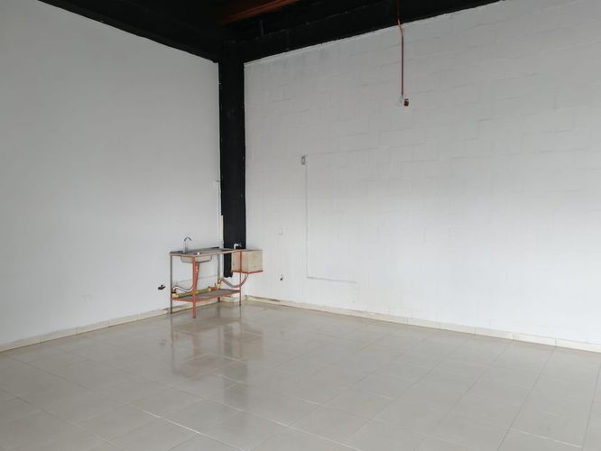 Local en venta en Galicia, Pereira, 40 m² · foto 2 de 3