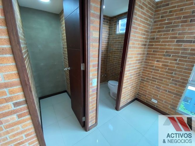 Oficina en arriendo en Colombia, Medellín, 22 m² · foto 2 de 5
