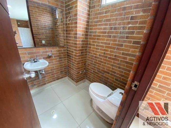 Oficina en arriendo en Colombia, Medellín, 22 m² · foto 4 de 5