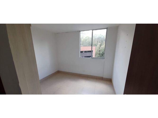 Apartamento de 3 alcobas en venta en Buenos Aires, Bello, 60 m² · foto 11 de 21