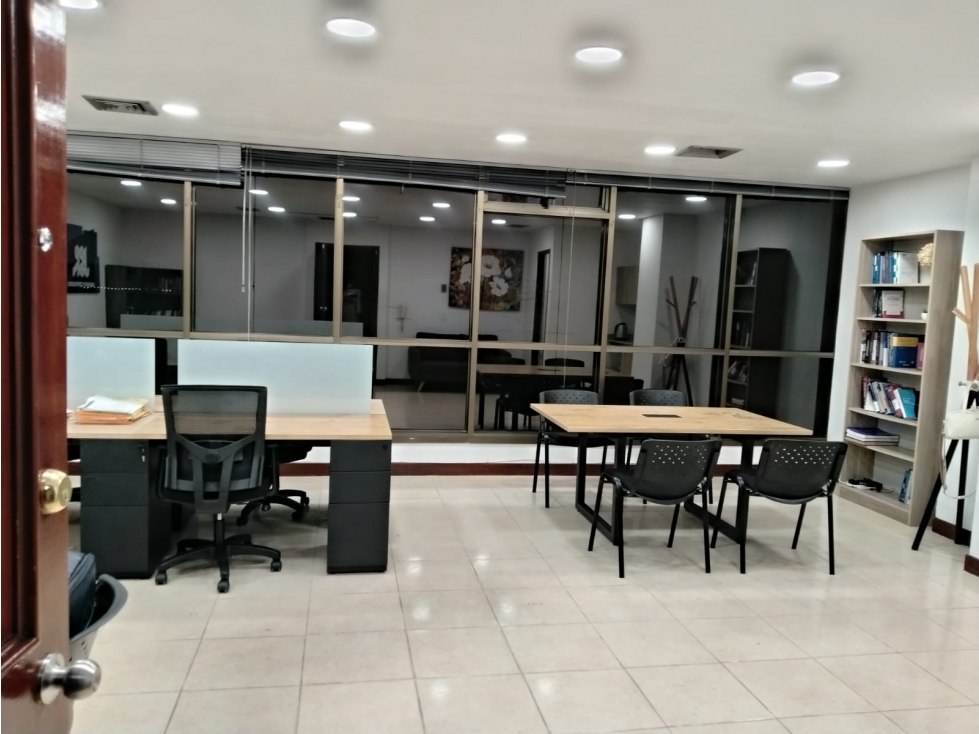 Oficina en Arriendo en El Poblado, Medellín