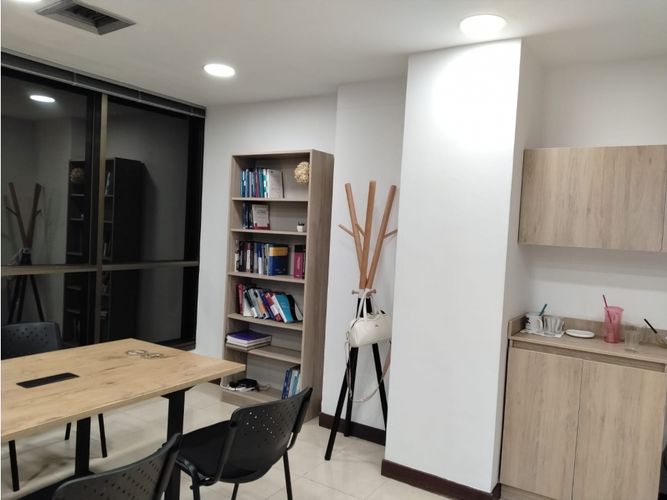 Oficina en arriendo en La Florida, Medellín, 43 m² · foto 3 de 5