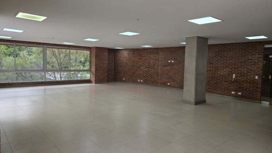 Oficina en arriendo en Castropol, Medellín, 136 m² · foto 10 de 11