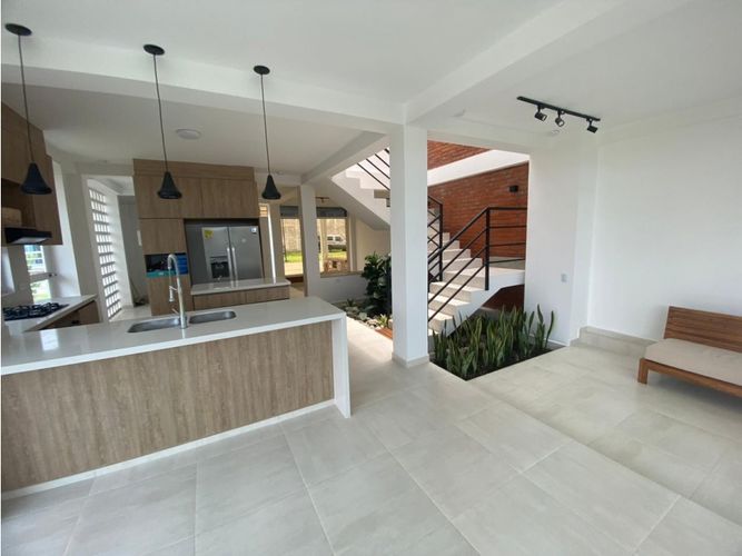 Casa de 3 alcobas en venta en Las Mercedes, Jamundí, 210 m² · foto 3 de 23