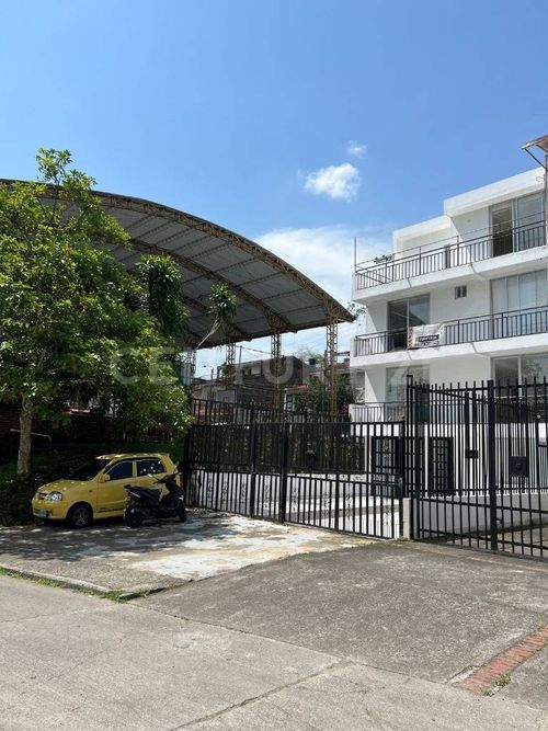 Casa de 4 alcobas en venta en El Amor, Villavicencio, 241 m² · foto 2 de 19