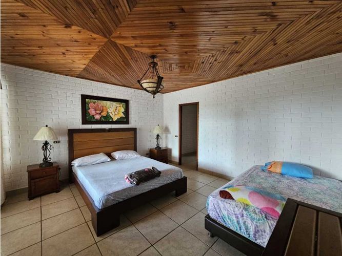 Casa de 7 alcobas en venta en Colombia, Palmira, 470 m² · foto 10 de 21