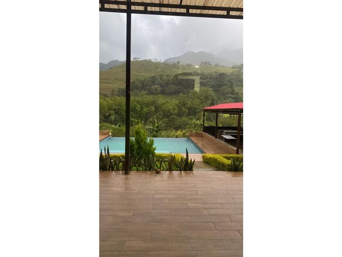 Finca en venta en El Carmen, Cali, 600 m² · foto 6 de 9