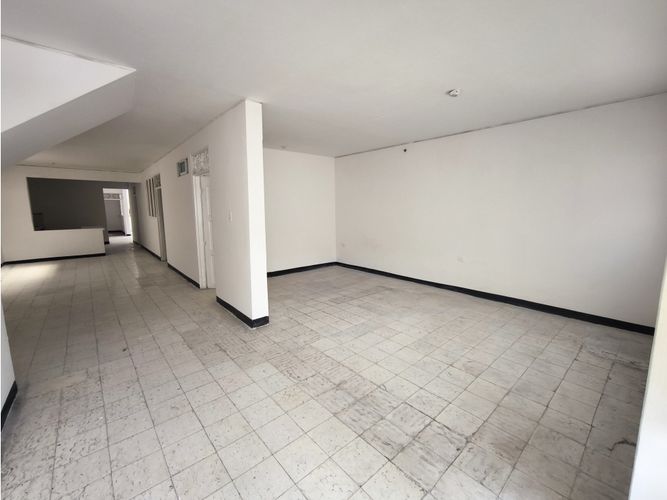 Casa de 4 alcobas en venta en Troncal, Cali, 165 m² · foto 2 de 17